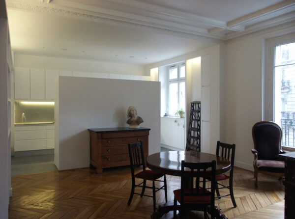 Appartement Haussmannien - Séjour /Salle à manger Cuisine Blanche