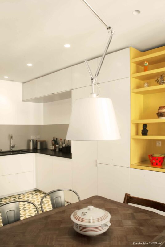 Duplex bleu et jaune Paris – Cuisine et Ameublement Contemporain