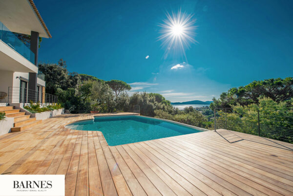 Villa Sainte-Maxime – Piscine et Vue sur Paysage